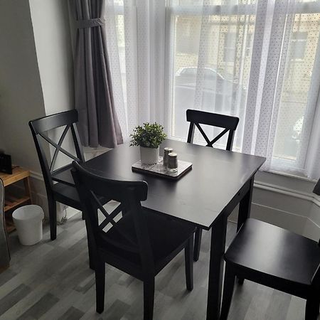 2 Bed Flat In Lambeth Apartment Лондон Екстериор снимка